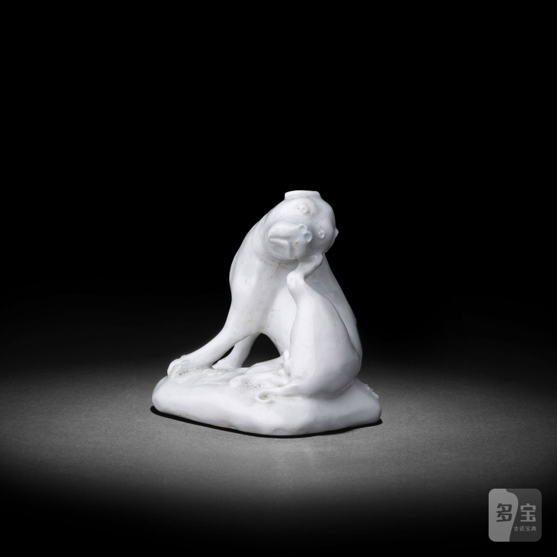 An Derby white model of a pug dog, circa 1750-52 - 图4